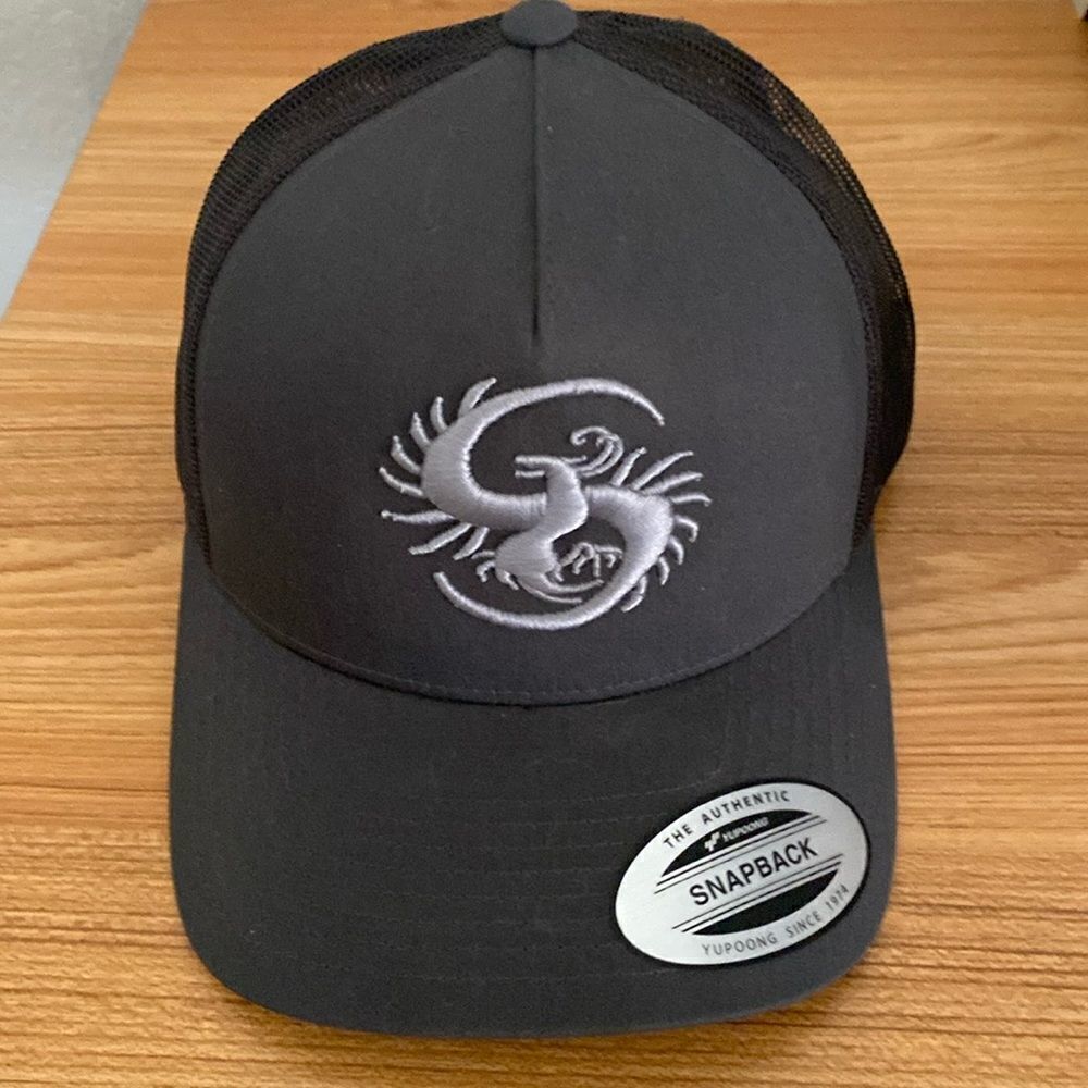 The Classics By Yupoong Mens Adjustable Snapback Trucker Hat Nwot